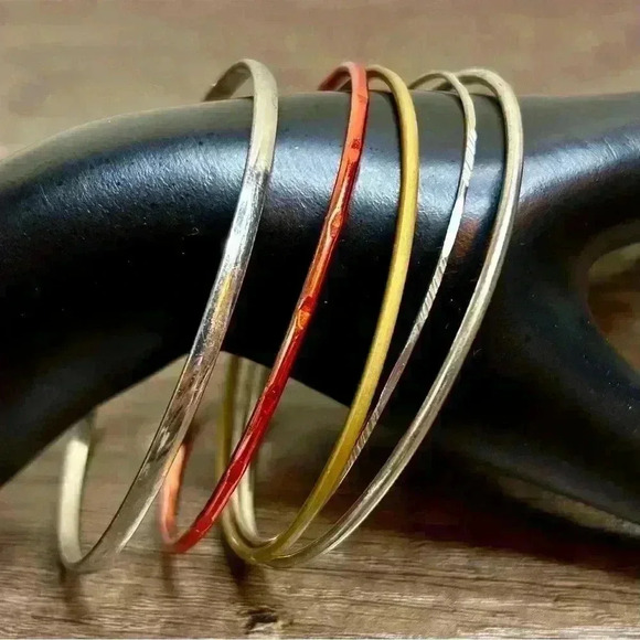 Set of 5 Mixed Metal Tones Vintage Bangle Bracelets - Picture 3 of 3